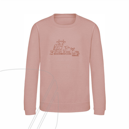 Vorderseite eines altrosa Kinder-Sweatshirts mit einer Strichzeichnung von Bauernhoftieren und dem Schriftzug "BAUERNHOFLIEBE" auf der Brust
