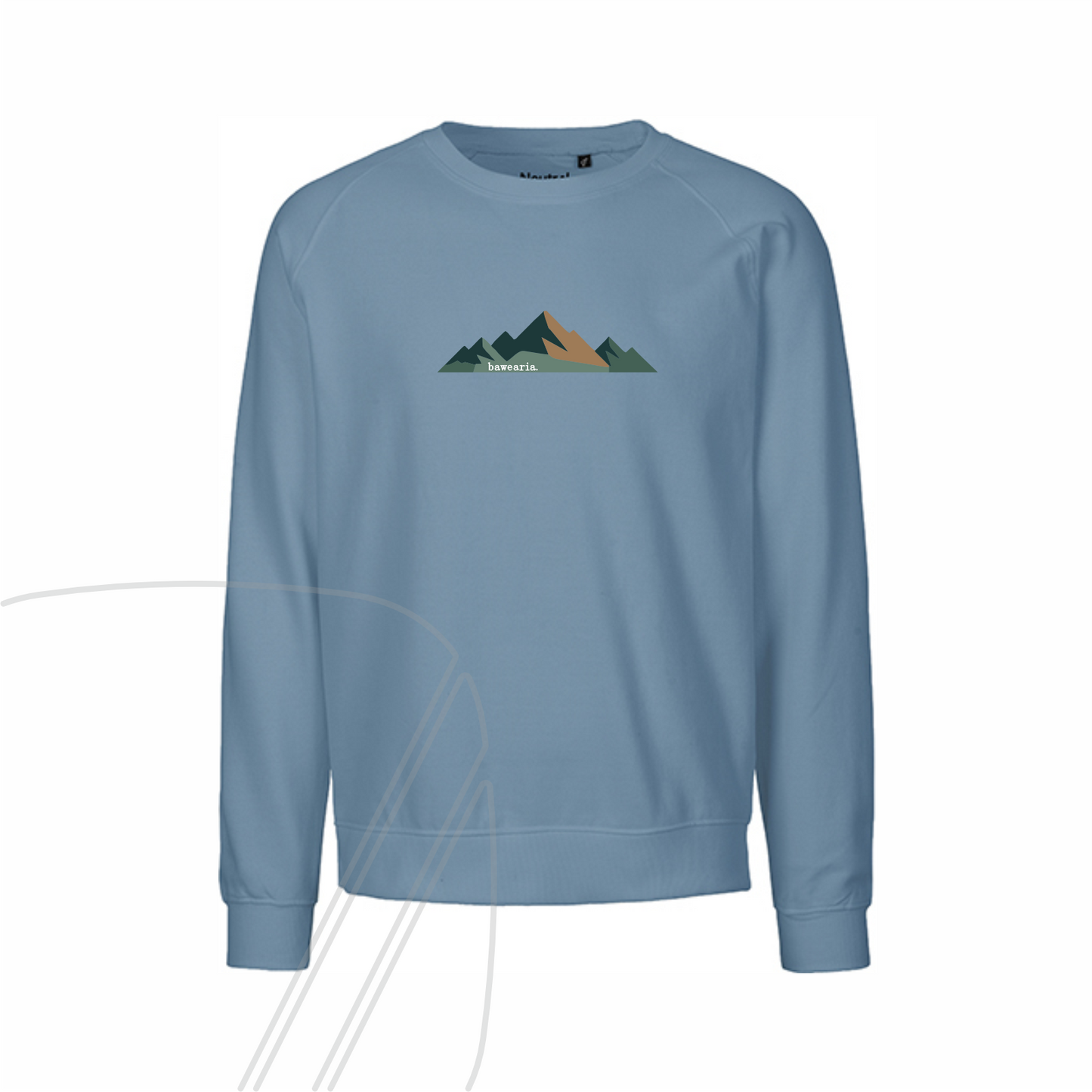 Hellblaues Sweatshirt mit einer minimalistischen Berg- und Wald-Grafik in Grün- und Brauntönen auf der Brust